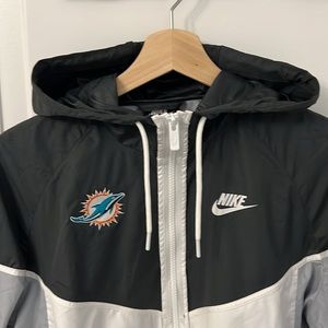 NWOT Nike Windrunner Hooded Jacket